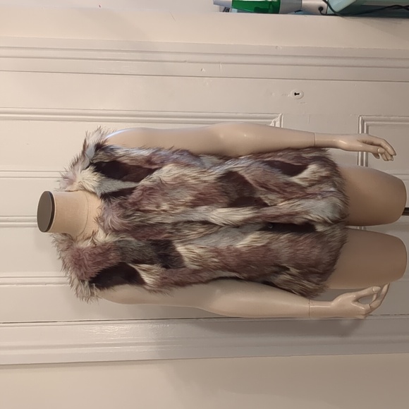 2/$20 Design Lab Faux Fur Post-apocalyptic Vest, S - Picture 2 of 5